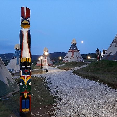 El Paso City Zlatibor: Wild West Treehouse Cottages Exterior photo