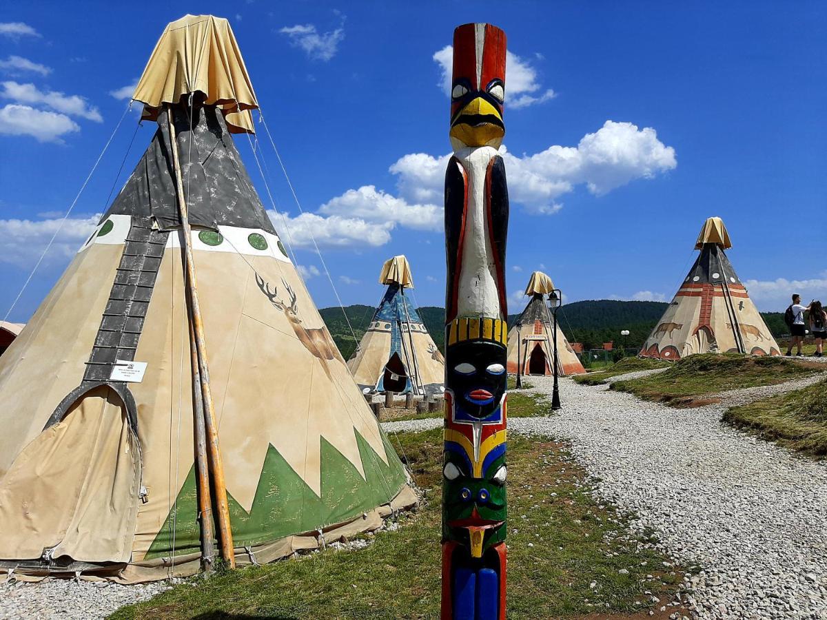 El Paso City Zlatibor: Wild West Treehouse Cottages Exterior photo