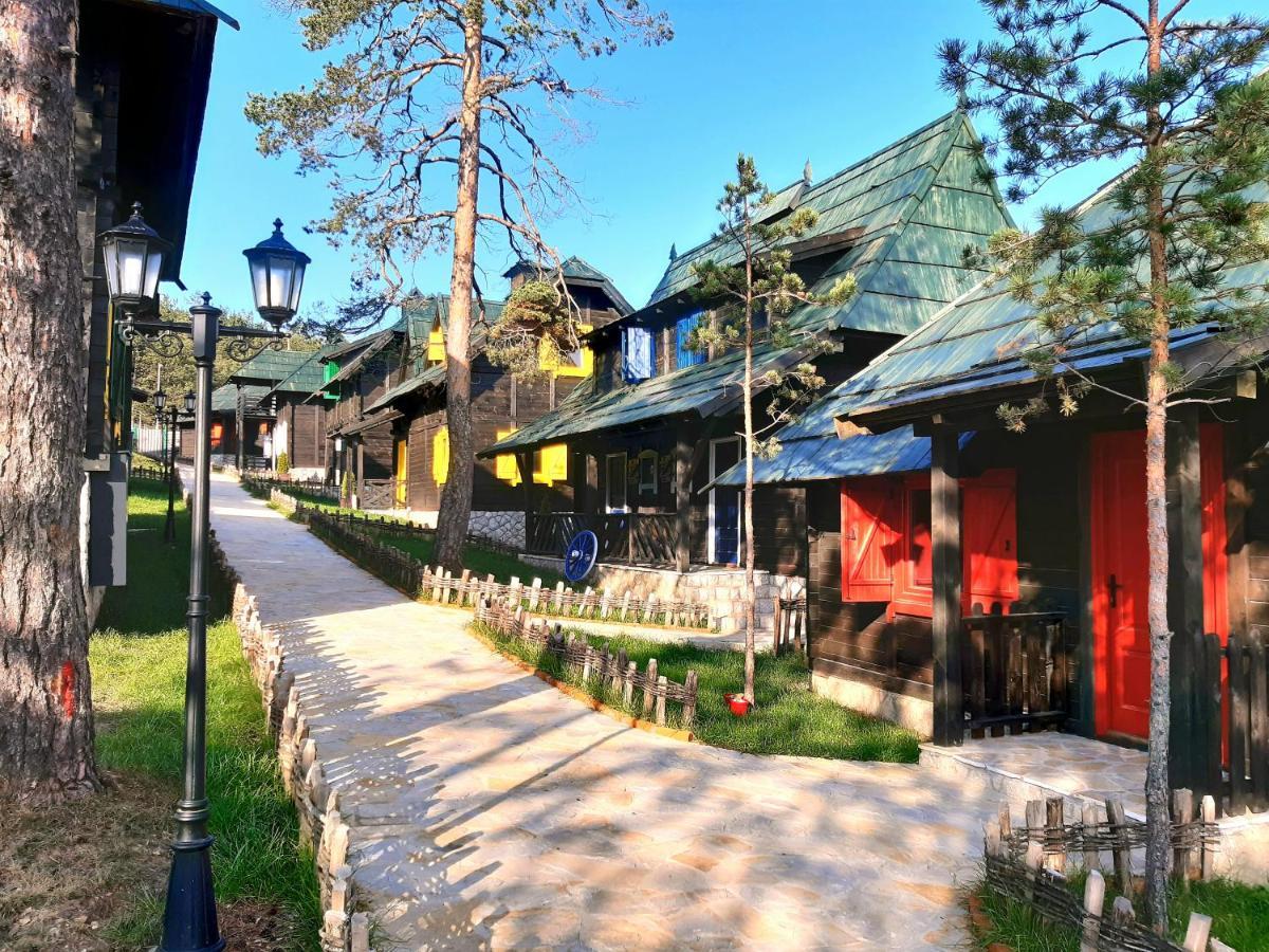 El Paso City Zlatibor: Wild West Treehouse Cottages Exterior photo