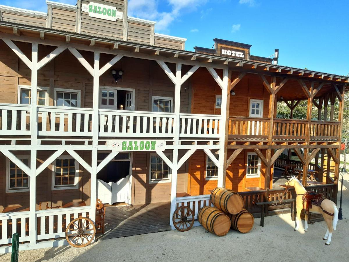 El Paso City Zlatibor: Wild West Treehouse Cottages Exterior photo