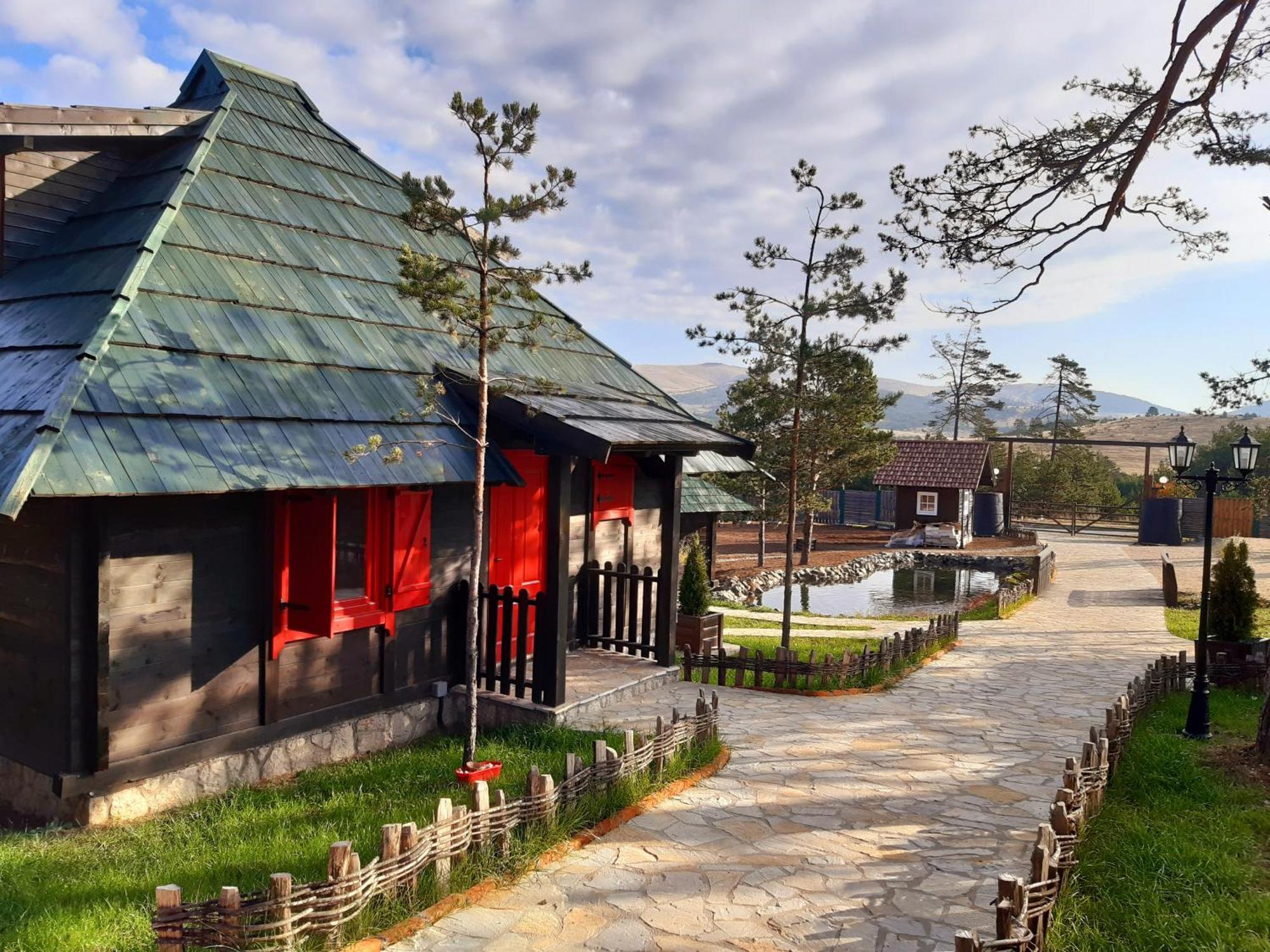 El Paso City Zlatibor: Wild West Treehouse Cottages Exterior photo